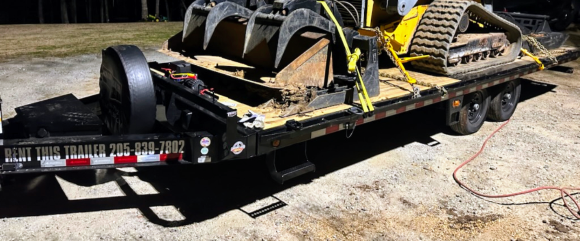 Flatbed trailer rental in Birmingham, AL – open-bed transport for large or bulky items.